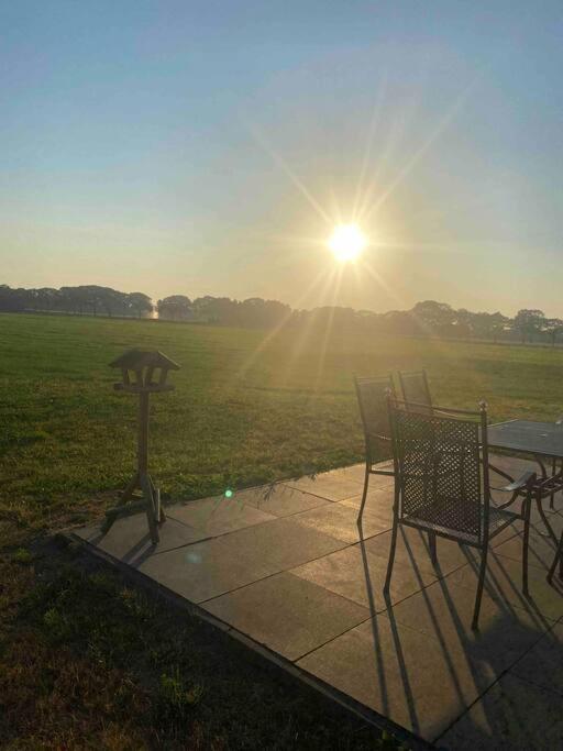 Ut-Huuske Villa Westerbeek ภายนอก รูปภาพ