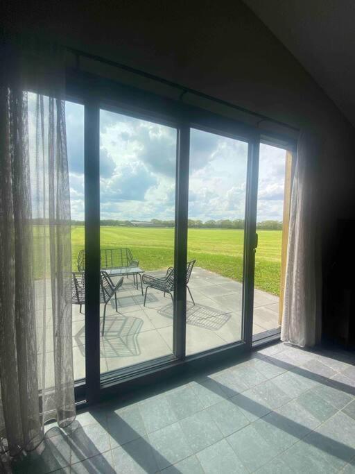 Ut-Huuske Villa Westerbeek ภายนอก รูปภาพ