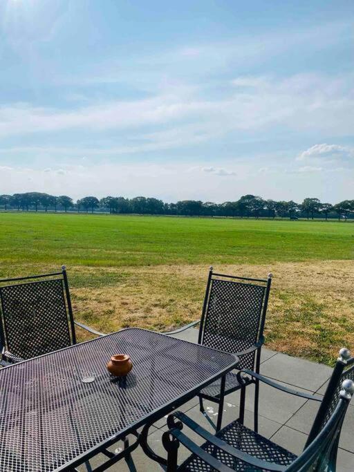 Ut-Huuske Villa Westerbeek ภายนอก รูปภาพ