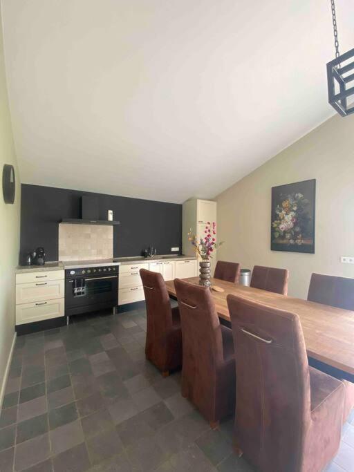 Ut-Huuske Villa Westerbeek ภายนอก รูปภาพ